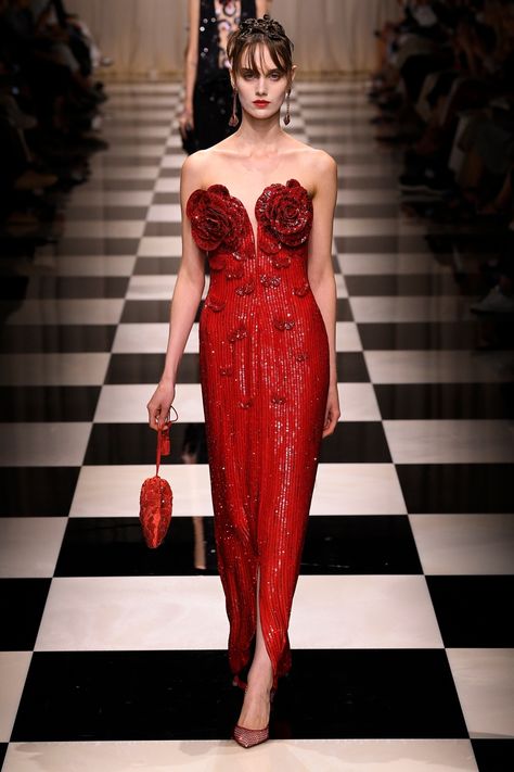 Giorgio Armani Dress 2023, Armani Fall 2023, Giorgio Armani Aesthetic, Armani Aesthetic, Hollywood Glamour Dress, Coquette Red, Streetwear Jewelry, Armani Dress, Best Gowns