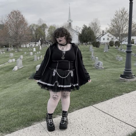 Mid Size Goth Fashion, Plus Size Summer Goth, Witchcraft Aesthetic Outfit, Plus Size Harajuku, Thick Emo Goth, Plus Size Trad Goth, Fat Alternative Fashion, Plus Size Scene Girl, Chubby Alt Outfits