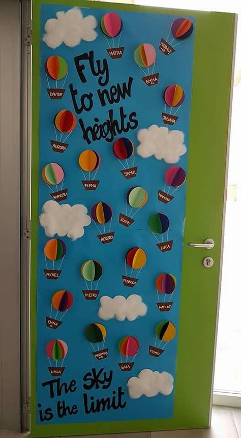 Kindergarten Door Decorations, Class Door Decorations, Classroom Door Decorations, School Board Decoration, School Door Decorations, Classroom Doors, Preschool Classroom Decor, Toilet Paper Crafts, Back To School Bulletin Boards