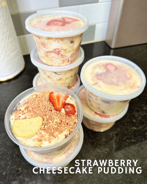 Strawberry Vanilla Oreo Dessert, Strawberry Vanilla Pudding Dessert, Strawberry Cookie Pudding, Strawberry Cheesecake Pudding Dessert, Cheesecake Pudding Recipes Instant, Strawberry Pudding Recipe, Strawberry Cheesecake Pudding Recipes, Strawberry Banana Pudding Cheesecake, Strawberry Crunch Pudding