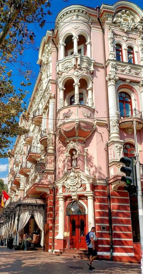 Old Italian Architecture, Cool Buildings, Art Nouveau Arquitectura, Pretty Buildings, Casa Batllo, Biblically Accurate, Parisian Architecture, Nouveau Architecture, Luxury Collection Hotels