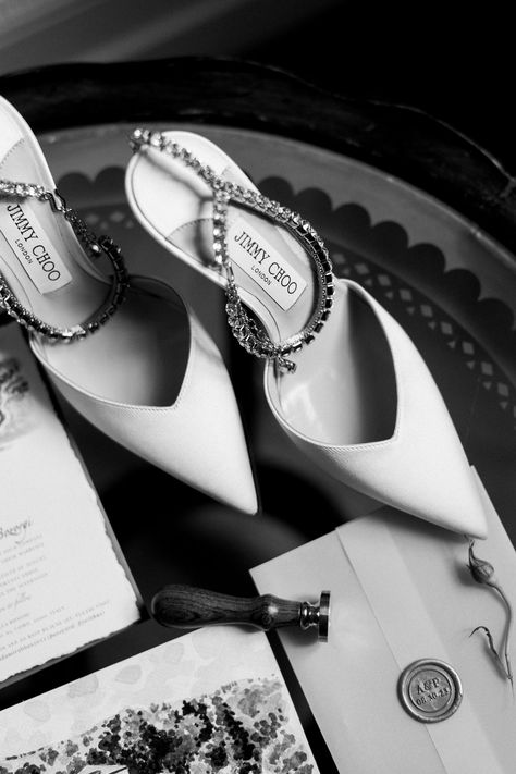 La Dolce Vita on Lake Como — Wed Vibes Media Dolce Vita Wedding Shoes, La Dolce Vita Lifestyle, Dolce Vita Wedding, Dolce Vita White Heels, Dream Wedding Lake Como, Capri Dolce Vita Book, Photography Trends, Villa Wedding, Wedding Essentials