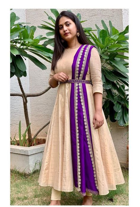 Anarkali Dress Pattern Silk, Jacket Style Dresses Indian Long, Old Saree Dress Ideas, Designer Anarkali Dresses Party Wear, Anarkali Dress Ideas, Simple Frock Design, Designer Anarkali Dresses, Stylish Kurtis Design, Long Gown Design