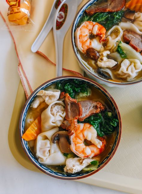 Wor Wonton Soup, Pork And Shrimp, Wonton Soup Recipe, Asian Soup Recipes, Kung Pao Chicken Recipe, Soup Keto, Shrimp Wonton, Chicken Wontons, Chicken Roast