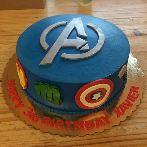 Marvel Cake Ideas For Men, Marvel Theme Cake Ideas, Marvel Birthday Cake Diy, Avengers 3rd Birthday Cake, Avengers Birthday Theme Decor, Avenger Cake Design, Avengers Theme Birthday Cake, Marvel Birthday Cake Avengers, Avengers Cake Simple