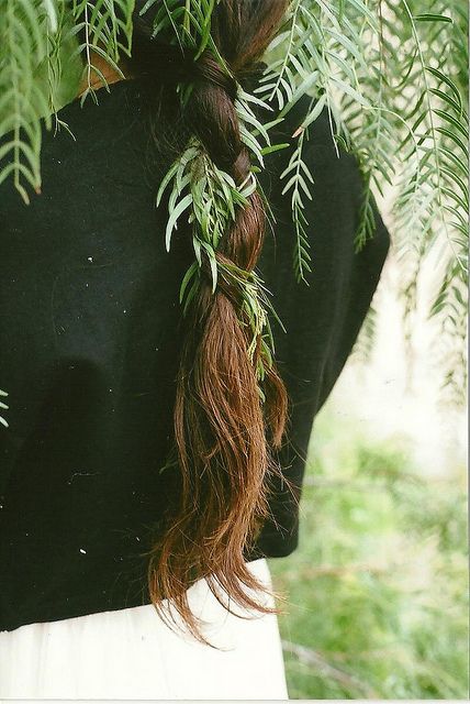 TELL THE TRUTH AND RUN Fest Outfits, Portrait Photos, Green Power, Photography Nature, Green Aesthetic, Aesthetic Photography, Green Leaves, Photography Inspiration, Red Hair