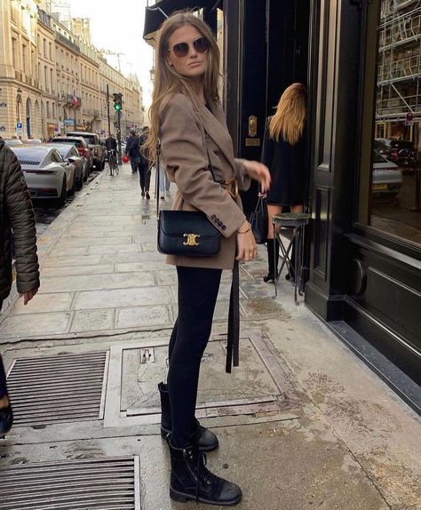 Celine Bag Outfit, European Fashion Fall, Best Designer Bags, Celine Bags, Cold Weather Outfits, 가을 패션, Fall Fashion Outfits, Business Casual Outfits, Winter Fashion Outfits