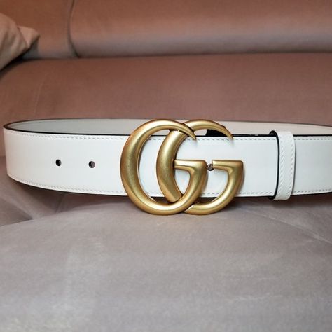 Gucci White Leather Antique Brass GG 1.5" Belt White Gucci Belt, Original Gucci Belt, Gucci Marmont Belt, Gucci Gg Belt, Gucci Leather Belt, White Slacks, Gg Belt, Money Belt, Designer Belt