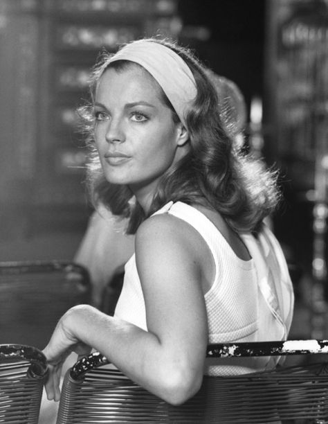 L'interview vanity flash-back de Romy Schneider Magda Schneider, Jeanne Moreau, Vanessa Paradis, Romy Schneider, Actrices Hollywood, Alain Delon, French Actress, Famous Faces, White Photo