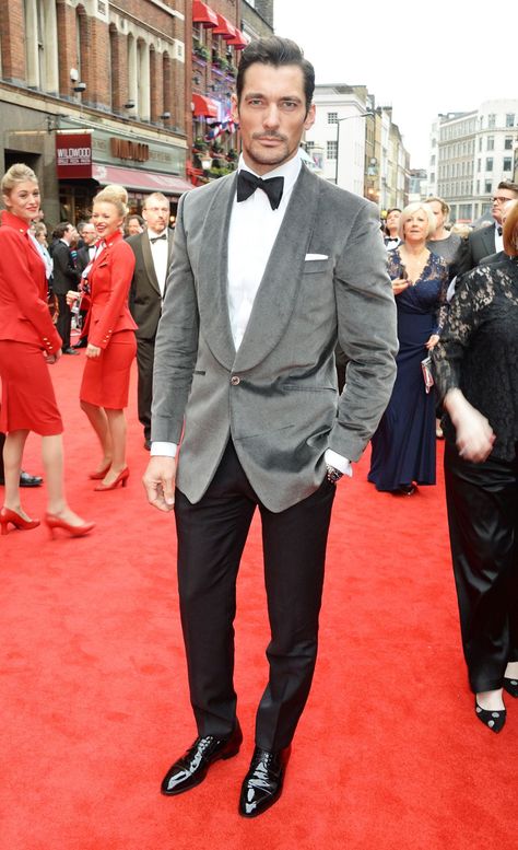 Gandy wore a grey Loro Piana jacket to the Olivier Awards. Black Tie Wedding Guest Attire, Black Tie Men, Tie Outfits Men, Black Tie Event Outfit, Black Tie Wedding Attire, David Gandy Style, Grammys 2023, Winter Gala, Black Tie Outfits