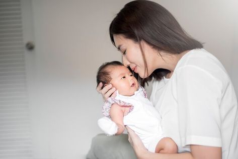 Beautiful woman holding a newborn baby i... | Premium Photo #Freepik #photo #people #baby #love #family Postnatal Massage, Postpartum Blues, Baby Icon, Sketch Poses, Baby Drawing, After Giving Birth, Holding Baby, Photo Editing Software, New Mothers