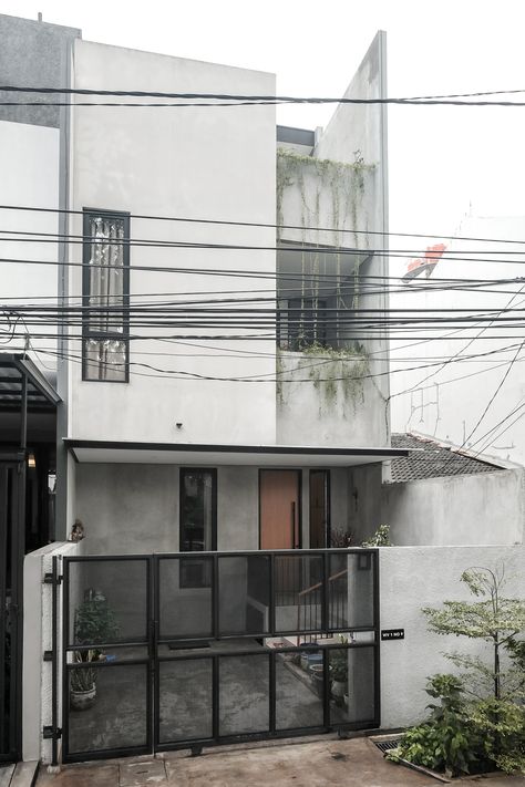 Industrial Minimalist House, Minimalis House Design, Industrial House Exterior, Terrace House Exterior, Small House Architecture, Small House Exterior, Industrial Home Design, Modern Small House Design, Small House Design Exterior