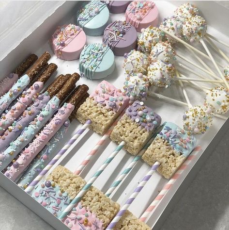 Cakesicle Treat Boxes, Chocolate Covered Treat Box Ideas, Two Sweet Treats, Dipped Treat Boxes, Chocolate Dipped Treat Boxes, Easter Desserts To Sell, Bakery Treat Boxes, Small Business Treats, Chocolate Covered Treats Birthday