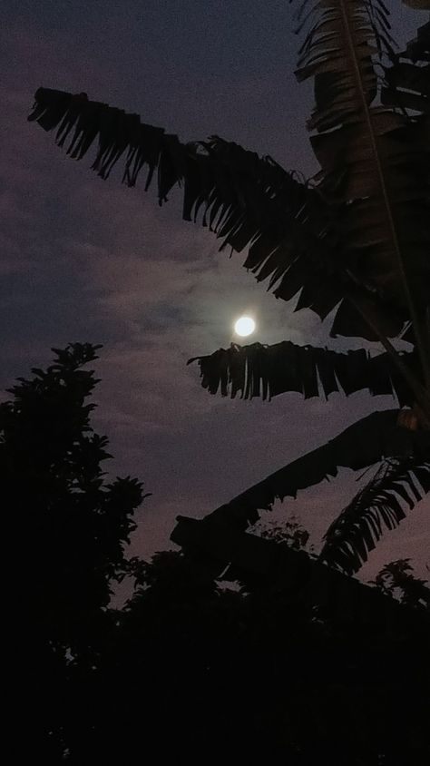 To the moon and never back #dark #moon #moonlight #sky #cloud #tumbir #aesthetic #malam #bulan Indian Wedding Couple Photography, Moon Clouds, Glam Photoshoot, Dark Nature Aesthetic, 8k Wallpaper, Night Scenery, Moon Photography, Beautiful Photoshoot, Dark Moon