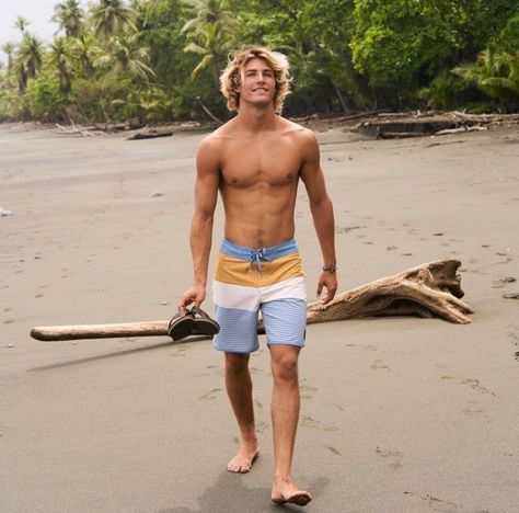 Surfer Boys Haircut, Surfer Flow Hair, Cute Surfer Guy, Surfer Guy Aesthetic Outfits, Surfer Body Men, Australian Surfer Guys, Surfer Fashion Mens, Hot Surfers Men, Surfer Dude Aesthetic