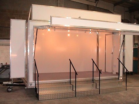 Custom Merchandise Trailers | Step up Trailer Retail Trailer Pop Up Shops, Mobile Boutique Trailer Interiors, Trailer Store Mobile Boutique, Boutique Trailer Ideas, Boutique Trailer, Mobile Fashion Truck, Work Trailer, Food Trailers, Container Restaurant