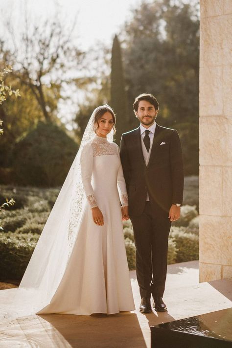 Dior Wedding Dress, Princess Iman, Dior Wedding Dresses, Dior Wedding, Jordan Wedding, Dior Gown, Wedding Dress Prices, Queen Rania, Valentino Couture