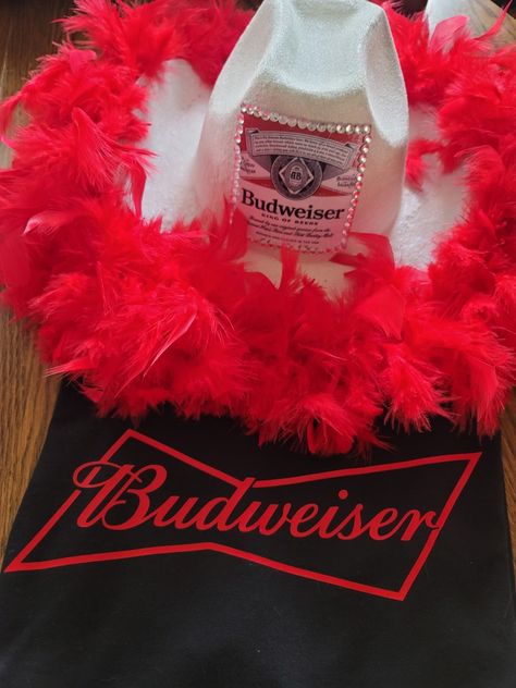 Budweiser Cowboy Hat, Liquor Themed Cowgirl Hats, Alcoholic Drink Cowboy Hats, Diy Alcohol Hats, Liquor Cowboy Hats, Liquor Themed Cowboy Hats Diy, Drink Costumes Alcoholic, Alcohol Party Hats, Decorated Cowboy Hats Diy