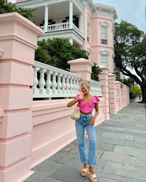 What To Wear In Charleston, South Carolina This Spring – Styled by McKenz Charleston Sc Style, Pink Spring Outfits, Charleston Beaches, Charleston Bachelorette, Charleston Vacation, South Carolina Vacation, South Carolina Travel, Charleston Style, Outfit Ideas Spring