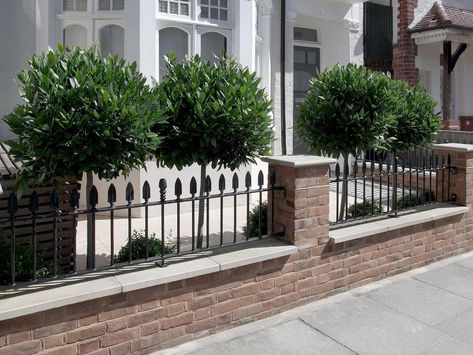 Front Garden Boundary Ideas, Front Garden Railings, Front Garden Wall Ideas Brick, Garden Wall Ideas Brick, Garden Railings Ideas, Brick Wall Driveway, Driveway Wall Ideas, Front Garden Wall Ideas, Victorian Railings