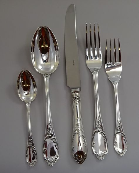 Fancy Utensils, Cutlery Aesthetic, Aesthetic Cutlery, Beautiful Cutlery, Flower Furniture, Fine China Dinnerware, Mughal Art Paintings, Vintage Dishware, Kitchen Cupboard Designs