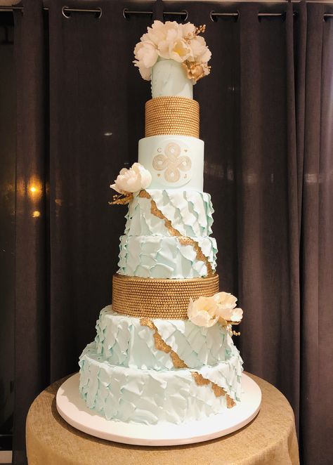 Backyard Celebration, Tiered Wedding Cake, Blue And Gold, Luxury Wedding, Wedding Cake, Wedding Cakes, Dessert, Queen, Cake