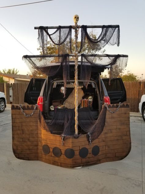 Easy Pirate Trunk Or Treat Ideas, Pirate Car Decorations, Trunk Or Treat Ideas Pirate Ship, Cardboard Box Pirate Ship, Trunk Or Treat Ideas For Trucks Pirate, Pirate Trunk Or Treat Games, Dollar Store Pirate Decorations, Trunk Or Treat Pirates Of The Caribbean, Treasure Trunk Or Treat