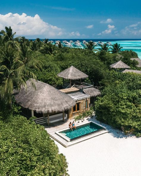 The Maldives is an innovative oasis, thanks to these properties championing sustainable architecture and design. Six Senses Laamu, Unique Honeymoon Destinations, Maldives Vacation, Artificial Island, Maldives Hotel, Maldives Honeymoon, Six Senses, Natural Swimming Pools, Maldives Resort