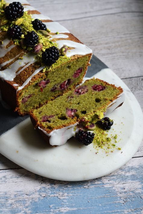 Pistachio Tea Cake, Blackberry Loaf Cake, Lemon Loaf Cake, Cake Beautiful, Loaf Cake Recipes, Spring Baking, Cake Image, Lemon Loaf, Pistachio Cake