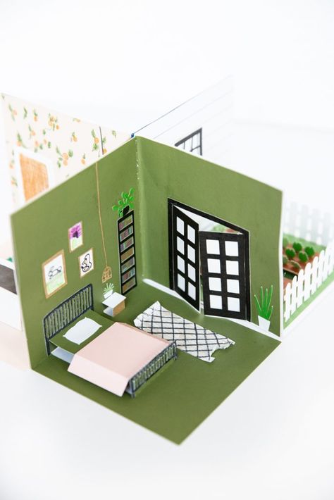 Pop Up Paper Doll House – Free Cut Files! How To Make Paper House, Pop Up Paper Craft, Pop Up Paper House, Paper Crafts House, Pop Up Paper Doll House, How To Make Paper Dolls, Paper Houses Diy, Pop Up Doll House, Paper House Craft