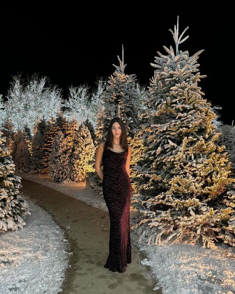 Vittoria Ceretti - IG Post December 26, 2023 Vittoria Cerreti, Vittoria Ceretti, Snow Time, Cindy Sherman, Vogue France, 3d Street Art, December 26, Model Look, Dear Santa