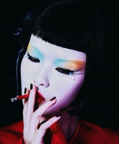 xie chaoyu by leslie zhang for acne paper issue 19 Leslie Zhang, Acne Paper, Avant Garde Photography, Drawing With Light, Weird Photography, Rose Makeup, Avant Garde Makeup, Heart Photography, Face Drawing Reference