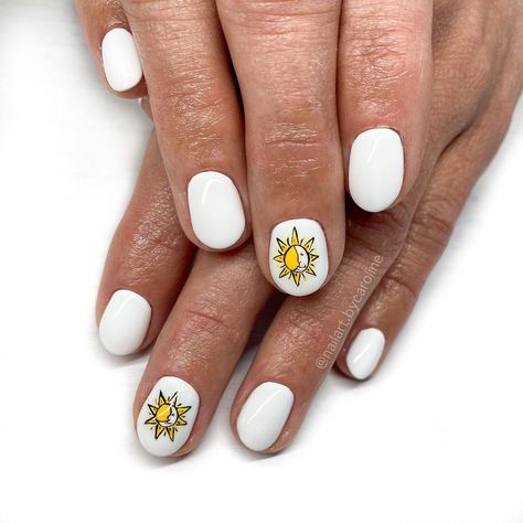 Sun And Moon Nails Simple, Sun Moon Nails, Sun Nails Design, Sun And Moon Nails, Sun Nail Art, Nails Sun, Sun Nails, Short Nail Manicure, Moon Nails