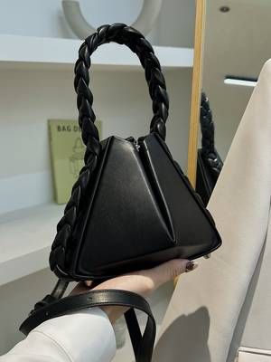 Olivia Mark - Color Block Bucket Bag - Women Satchels Preppy Bags, Novelty Purses, Braided Bag, Adjustable Bag, Unique Purses, Novelty Bags, Fancy Bags, Pretty Bags, Unique Bags