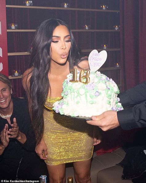 Kim Kardashian blows out the candles to her sweet sixteen cake as she shares more birthday photos | Daily Mail Online Haute Couture, Couture, Reality Tv Stars, Kylie Jenner Birthday Cake, Kendall And Kourtney, Kylie Jenner Birthday, Estilo Cholo, Kkw Beauty, Famous Birthdays