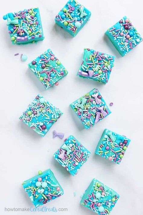 no-bake fun dessert idea: MERMAID FUDGE topped with mermaid sprinkles, a bright fun, teal and blue swirled fudge for mermaid and ocean fans. Great for mermaid parties! Mermaid Fudge, Mermaid Sprinkles, Mermaid Party Food Ideas, Mermaid Desserts, Mermaid Food, Mermaid Party Food, Truffle Recipes, Party Food Recipes, Fudge Flavors