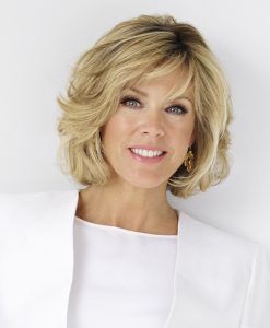 Deborah Norville Hair, Gigi Hair, French Hairstyle, Deborah Norville, Short Layered Bob Haircuts, Layered Curly Hair, Layered Haircuts For Medium Hair, Chin Length Hair, Short Hairstyles For Thick Hair