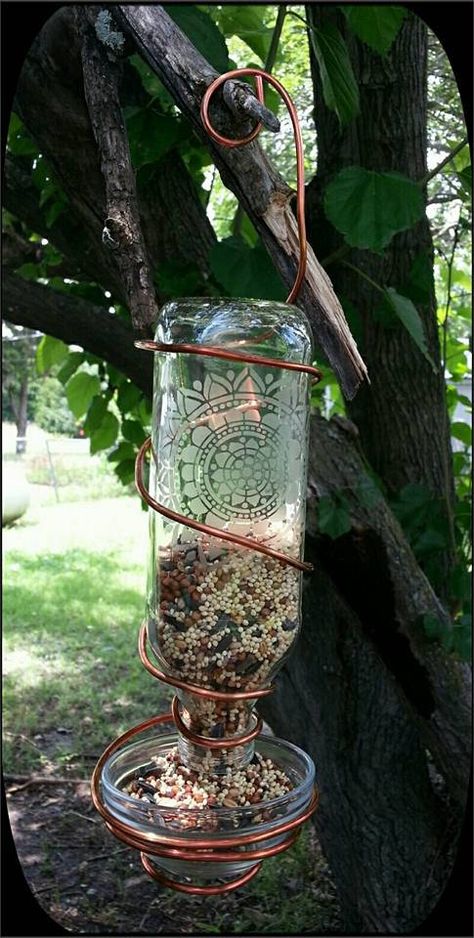 Bottle Bird Feeder Diy, Recycled Bird Feeders, Wine Bottle Bird Feeders How To Make, Homemade Bird Feeders Bottle, Bird Feeder From Plastic Bottle, Glass Bottle Bird Feeder, Winebottle Bird Feeder, Bottle Bird Feeder, Wine Bottle Bird Feeder