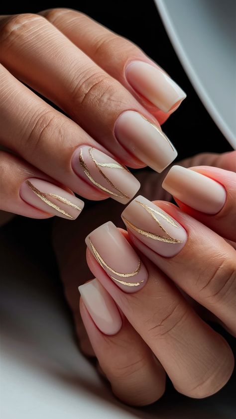 Wrap your nails in warmth with these gorgeous beige ombre creations! ☕🌟 The gradient from light beige to deeper tones exudes a cozy feel, while striking golden lines add a stylish touch. Perfect for fall or any sophisticated event, these nails are a true statement piece! 💖💅 #OmbreNails #NailDesign #GoldAccent Golden Wedding Nails, Gradient Nude Nails, Nail Gradient Ideas, Gold And Beige Nails, Beige Gold Nails, Tan And Gold Nails, Beige Ombre Nails, Vacation Nail Colors, Ongles Beiges