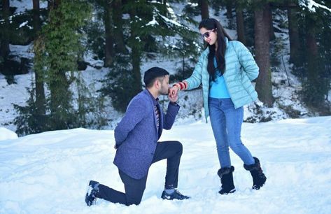 If you looking a best photo shoot in Kullu Manali so contact us 7807711010 Shimla Couple Photography, Manali Honeymoon Couple, Honeymoon Dress For Women In Winter, Manali Couple Photos, Simla Manali Couple Photography, Shimla Manali Outfits, Simla Manali Outfits, Manali Couple Photoshoot, Manali Photography Poses Couple