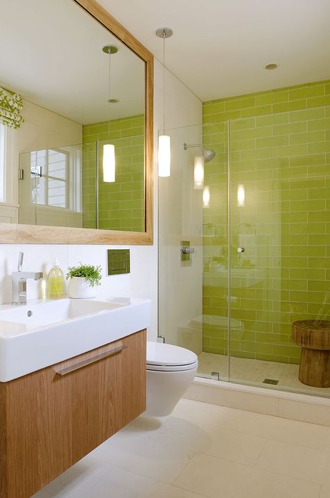 Clean in Lime Green- ELLEDecor.com Bathroom Feature Wall Tile, Lime Green Bathrooms, Unique Bathroom Tiles, Design Interior Baie, Bathroom Feature Wall, Bathroom Wall Colors, Patterned Bathroom Tiles, Small Bathroom Tiles, Best Kitchen Design