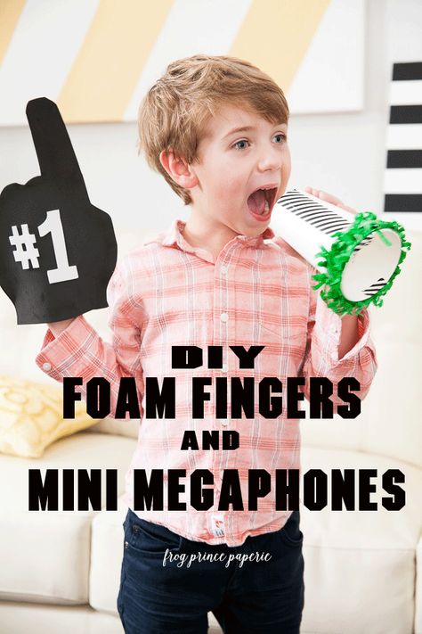 DIY Superbowl party foam fingers and mini megaphones. Perfect Superbowl Party crafts for kids! Super Bowl Crafts, Super Bowl Activities, Diy Football Party, Football Activity, Football Crafts, Football Diy, Foam Finger, Sport Craft, Sports Camp