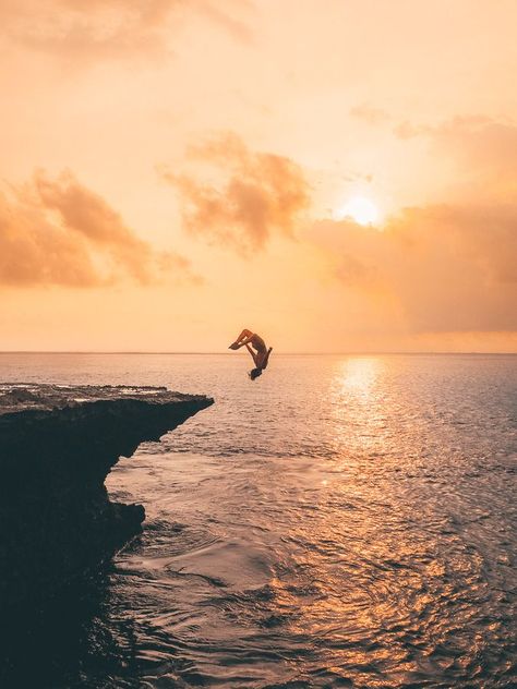 Jumping Off Cliff Into Water, Backflip Aesthetic, Cliff Diving Aesthetic, Cliff Jumping Aesthetic, Jumping Off Cliff, Jumping Aesthetic, Cliff Jump, Lembongan Island, Nusa Lembongan