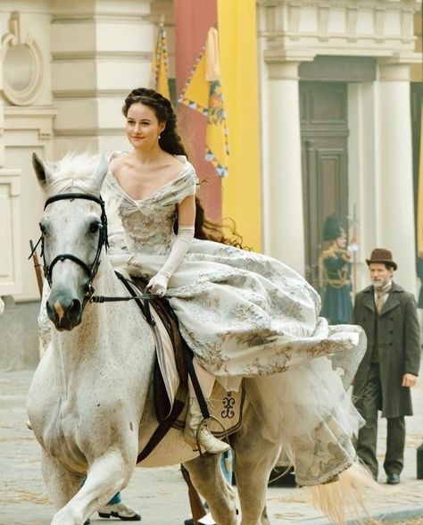 ⚜️The beautiful photo of the Empress Sissi on horse ⚜️Dominique Devenport as the Empress Sissi Young Princess Aesthetic, Vintage Princess Aesthetic, Grey Island, Historical Tv Series, Empress Dress, Empress Sissi, The Other Boleyn Girl, Royal Core, Queen Dresses