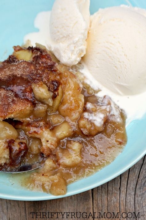 easy-apple-dumpling-recipe Pie, Dumpling Dessert, Apples Desserts, Quick Apple Dessert, Best Apple Desserts, Easy Apple Dumplings, Breakfast Desserts, Apple Dumpling Recipe, Apple Dumpling