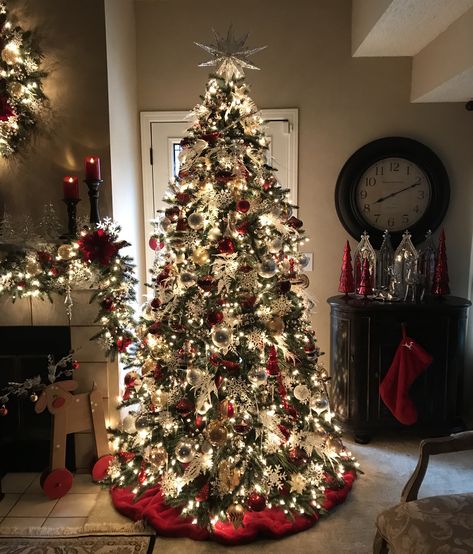 Christmas Tree In Big House, Couple Decorating Christmas Tree Aesthetic, Christmas Tree And Presents Aesthetic, Big Christmas Tree Aesthetic, Gryffindor Common Room Christmas, Chickens In The Winter, Christmas Prep, Gorgeous Christmas, Christmas 2019