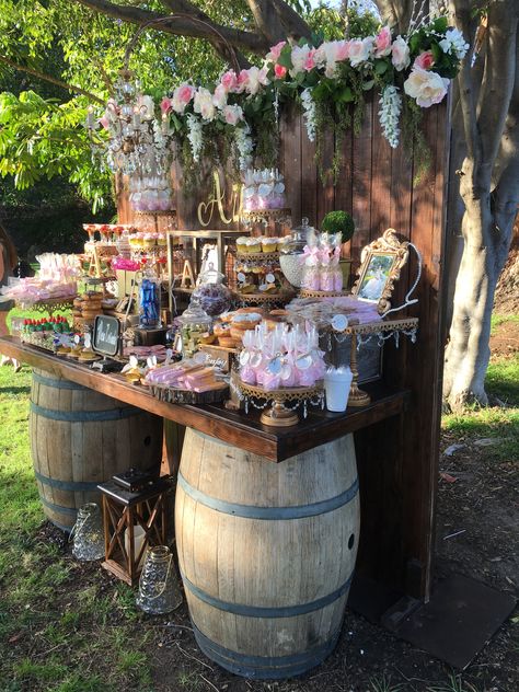 Backyard Quince, Western Quinceanera Ideas, Rustic Quinceanera, Mexican Wedding Decorations, Charro Quince, Quince Decor, Quince Themes, Charro Quinceanera, Pink Quince