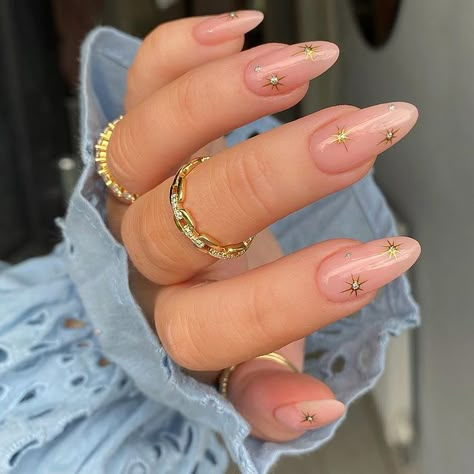 50+ Cute New Years Eve Nails That Are Super Trendy! - Prada & Pearls Minimalist Celestial Nails, Square Celestial Nails, Neutral Wedding Guest Nails, Almond Nails With Stars, Gold Design Nails, Yasmin Core, Fun French Tip, Starburst Nails, Constellation Nails