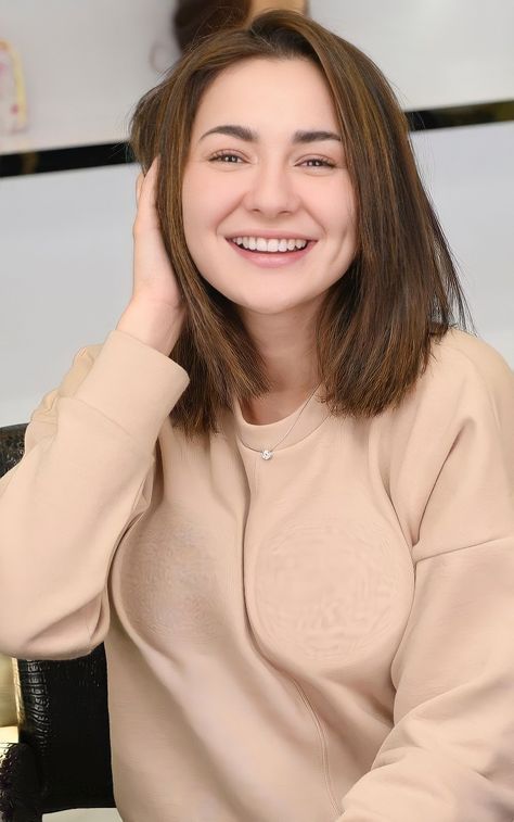 Without Make-up Hania Amir Bonito, Hania Amir, Pakistani Fashion Casual, Fashion Sketches Dresses, Wedding Dresses For Girls, Fashionista Clothes, Simple Trendy Outfits, Girly Photography, Stylish Girl