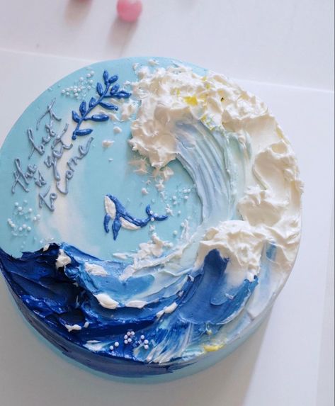 Navy Blue And White Cake, Ocean Themed Cakes, Japanese Cake Design, Blue Themed Cake, Ocean Cake Ideas, Jellyfish Cake, Korean Cake Design, Japanese Fish Cake, Seal Cake